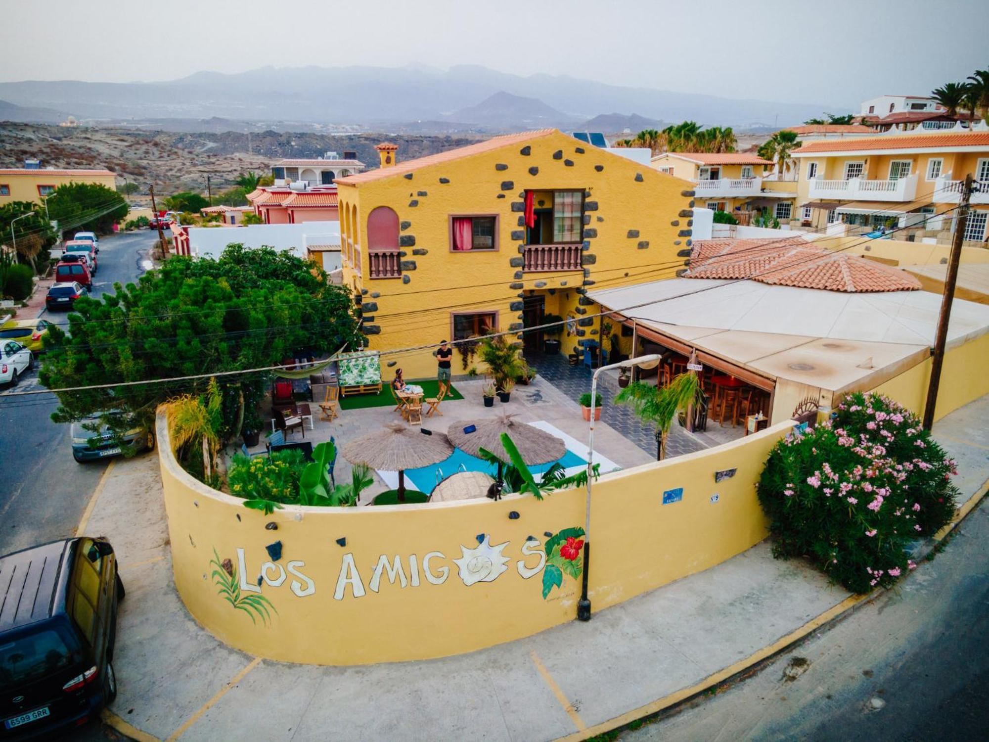 Hostel Los Amigos By Youroom La Mareta Екстер'єр фото