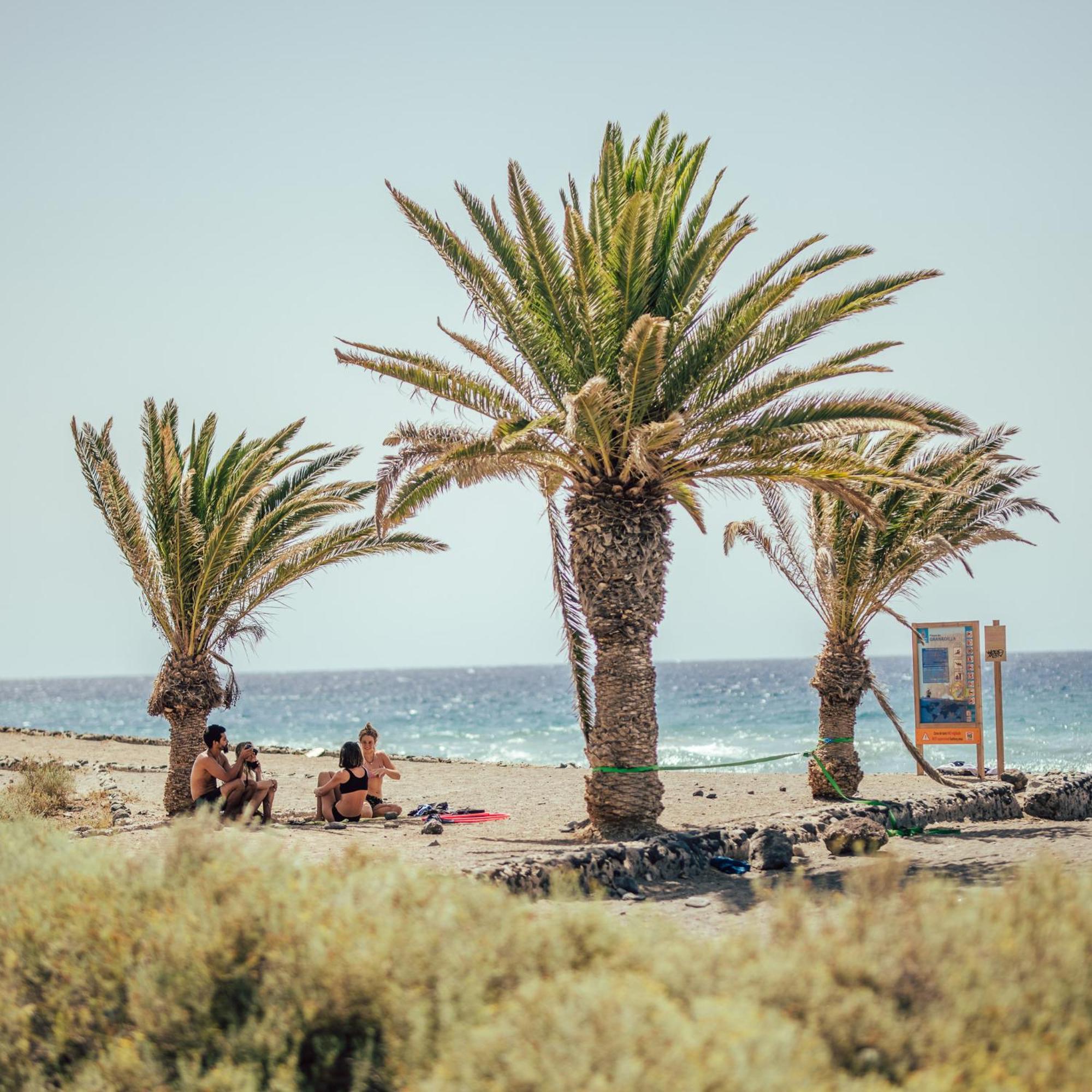 Hostel Los Amigos By Youroom La Mareta Екстер'єр фото