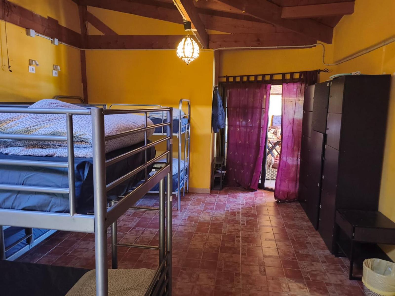 Hostel Los Amigos By Youroom La Mareta Екстер'єр фото